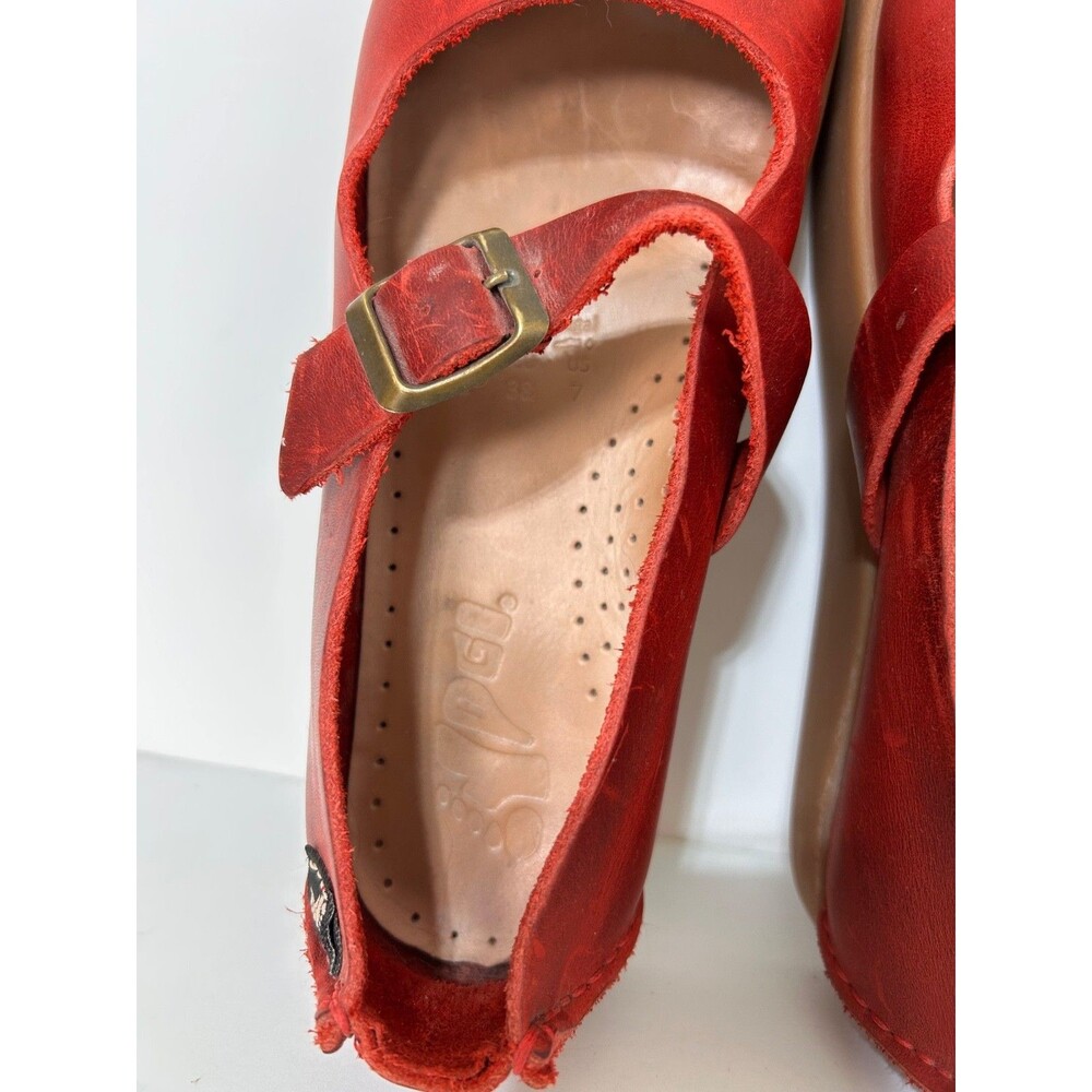 Yogi Womens size 7 Shoes Sharpe Leather Scarlet Red Mary Janes - Picture 10 of 13